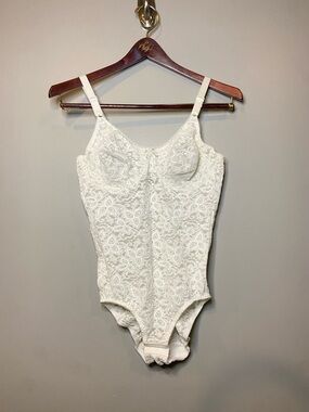Bali Vintage Ivory Lace Bodysuit Adjustable Straps Size B